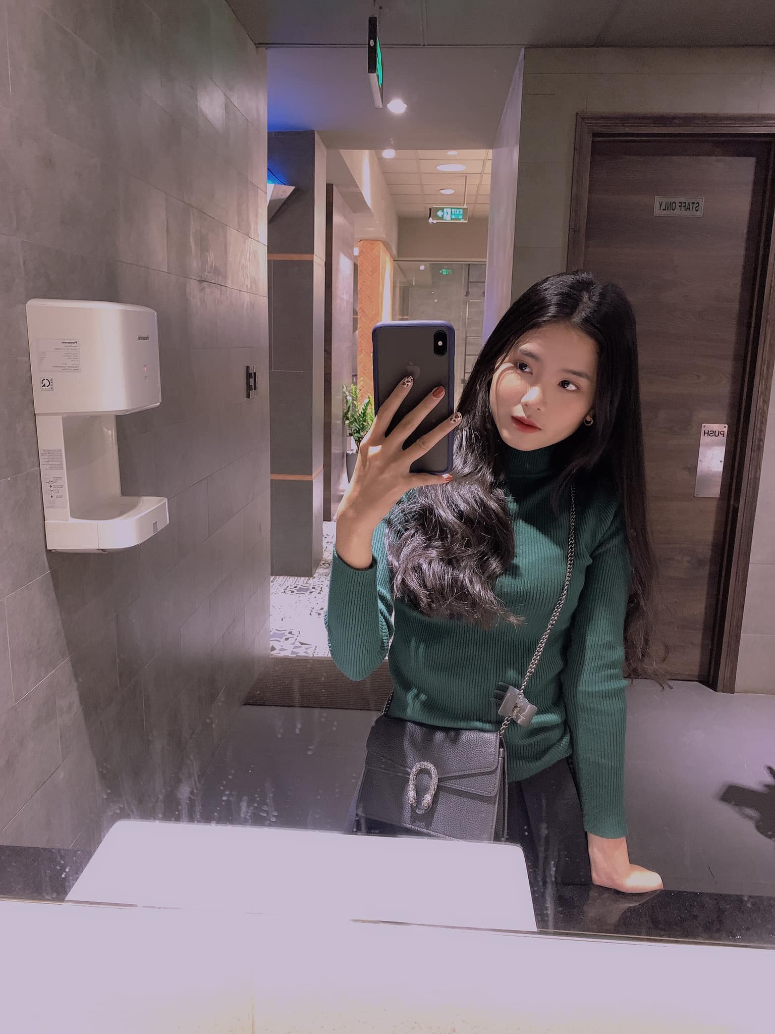 Ảnh Girl gym, Hotgirl Fitness, Ảnh gái tập gym, Girl tập gym, PT hotgirl, Huấn luyện viên hotgirl Bé Trân xenhh.tran