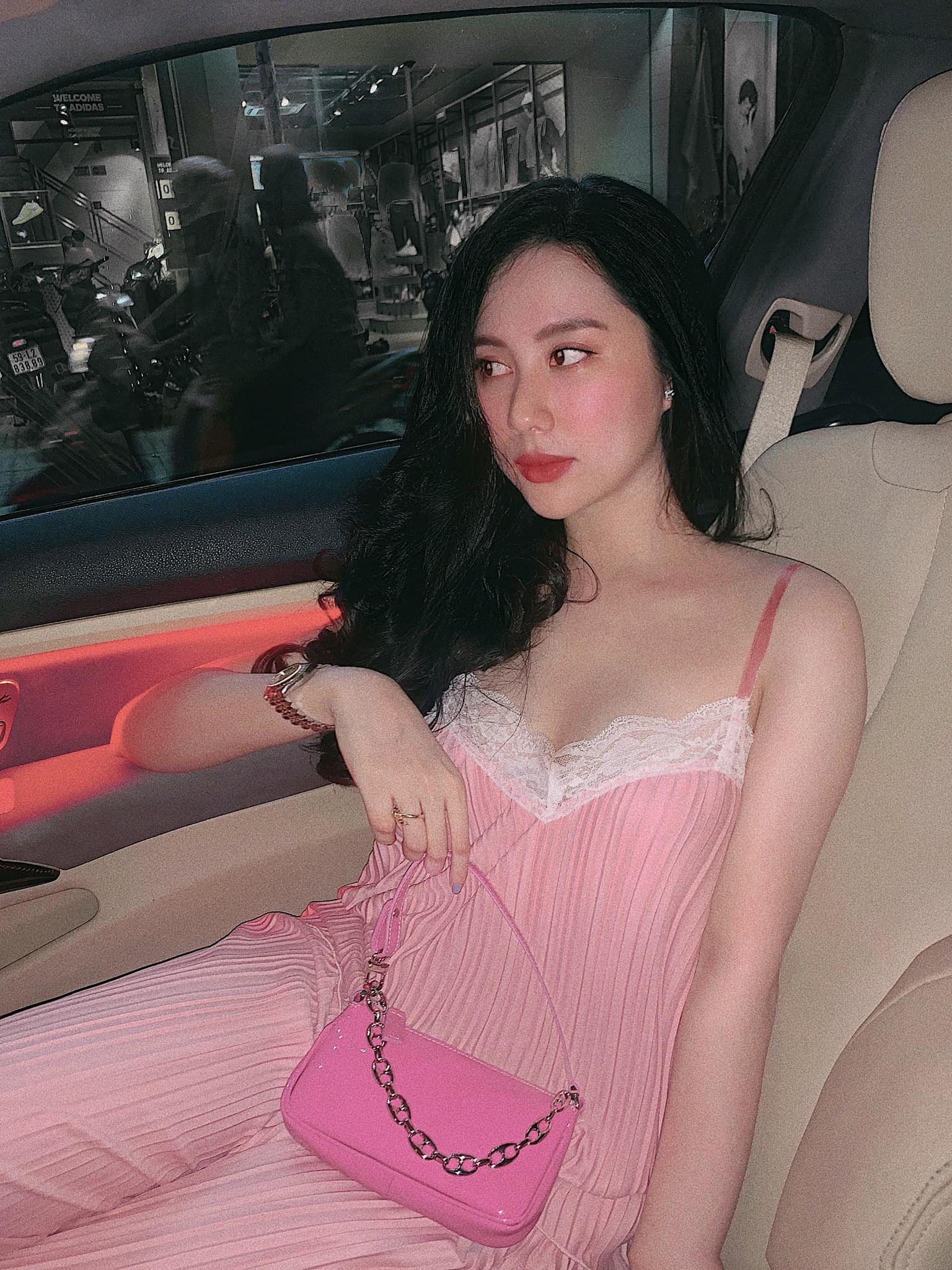 Girl tài năng, Boss, Cô chủ Bùi Thu Hiền helen.0311