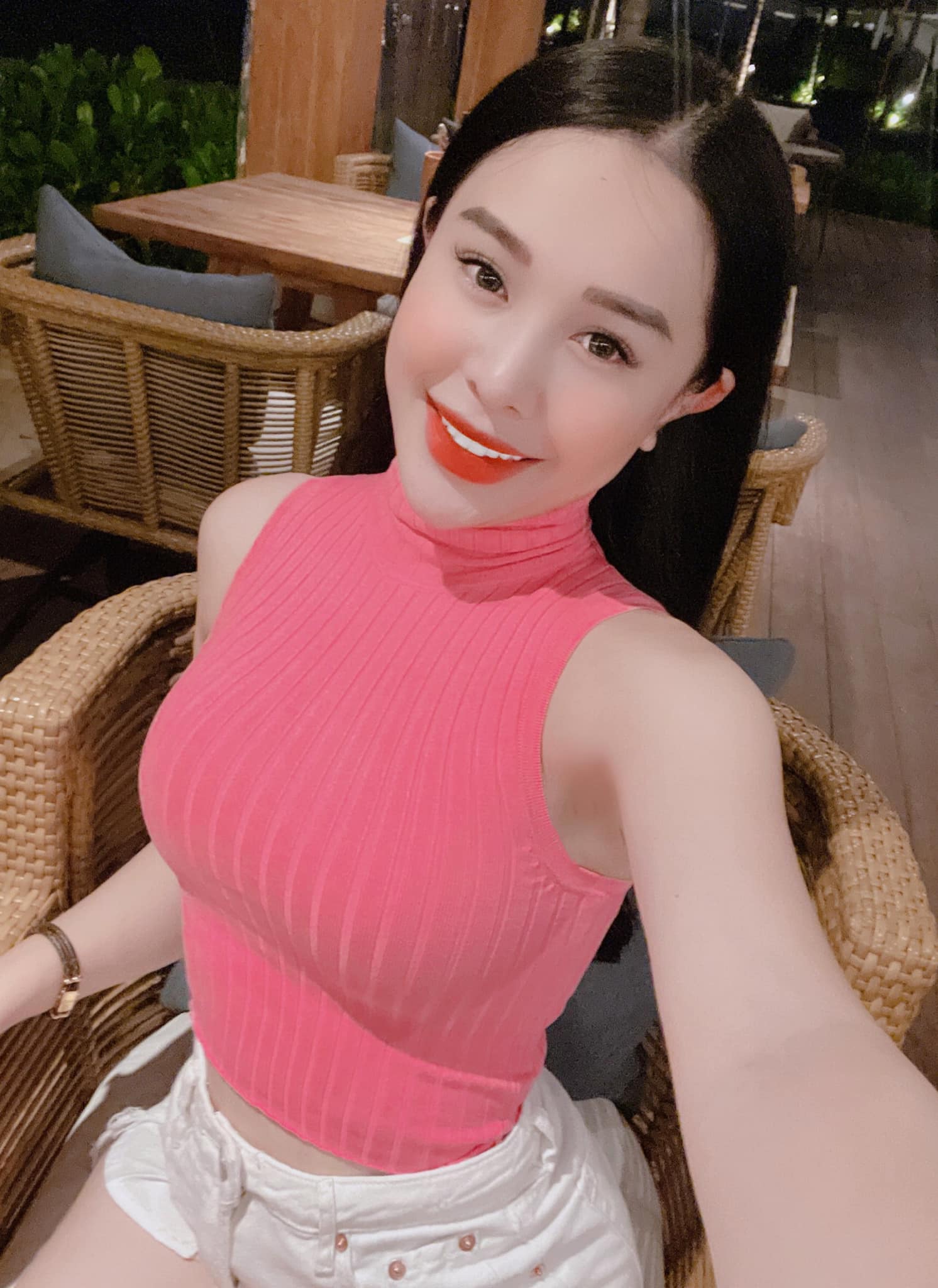 Gái một con Đặng Huyền huyen.dang.982292