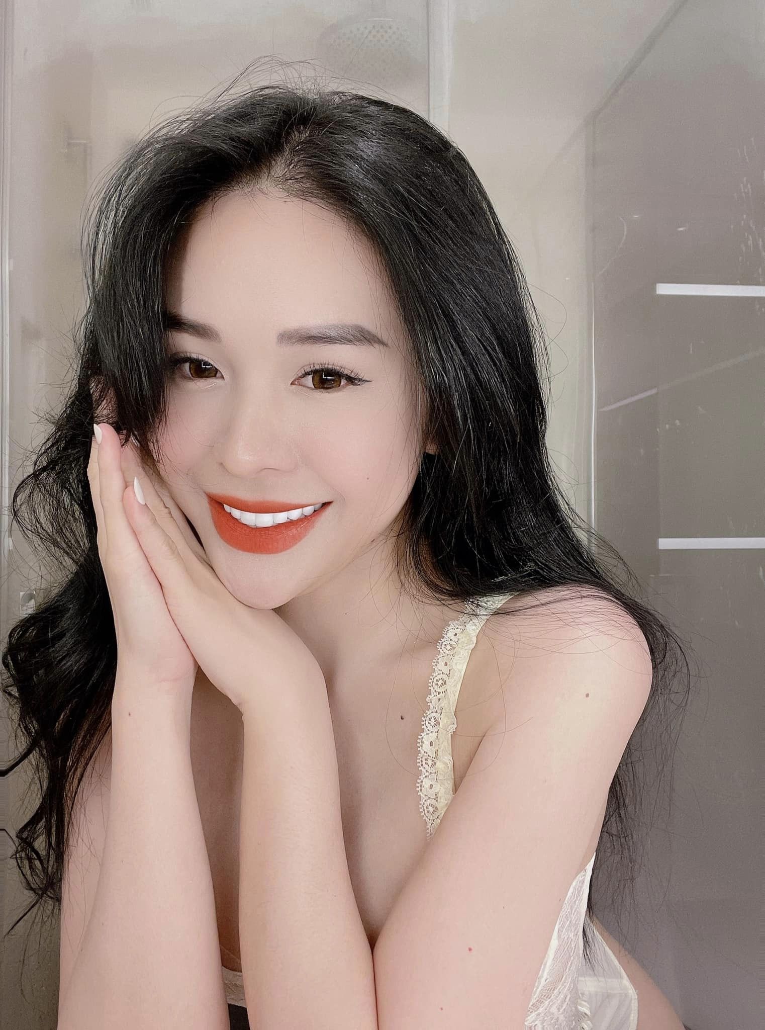 Gái một con Đặng Huyền huyen.dang.982292