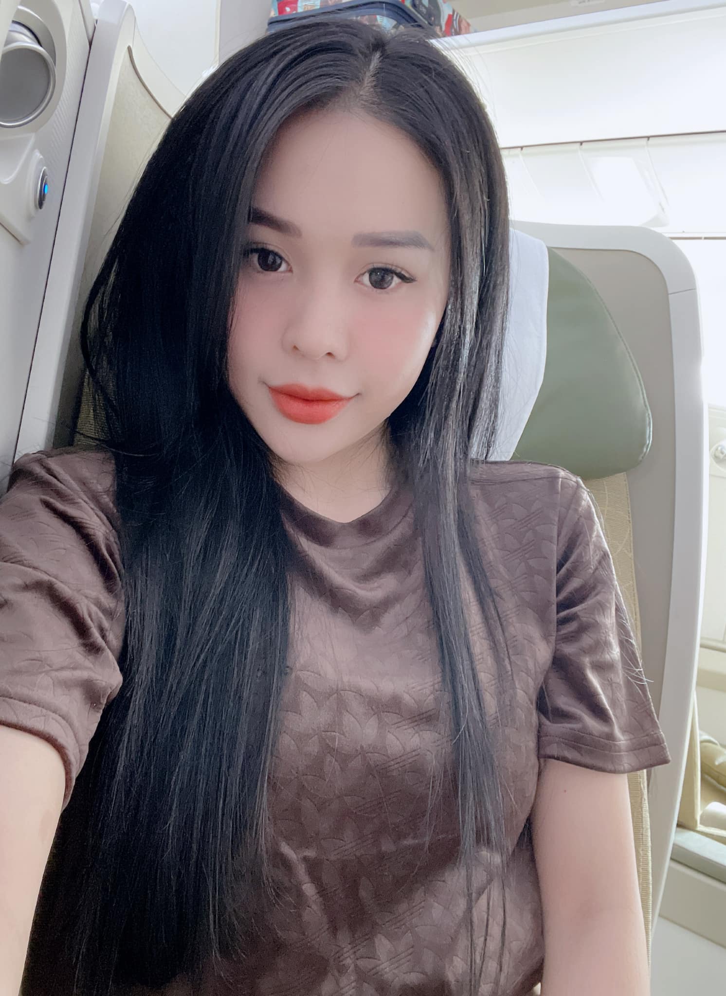 Gái một con Đặng Huyền huyen.dang.982292