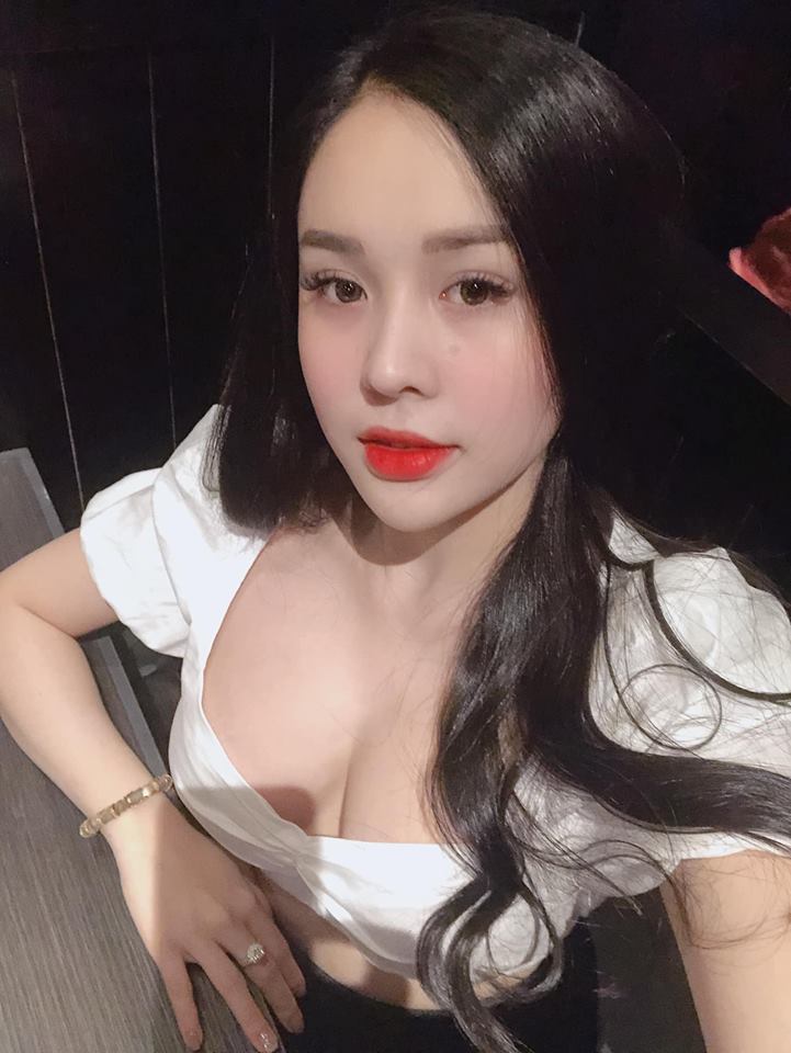 Gái một con Đặng Huyền huyen.dang.982292