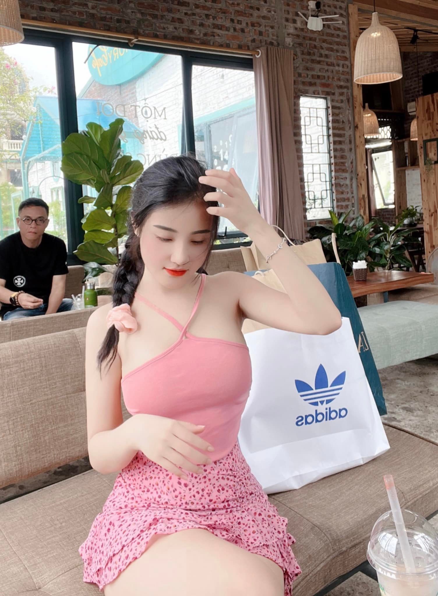 Xinh, r1, dáng Diệu Trinh Girl dễ thương, Girl cute, Hotgirl tiktok, Hit face PR