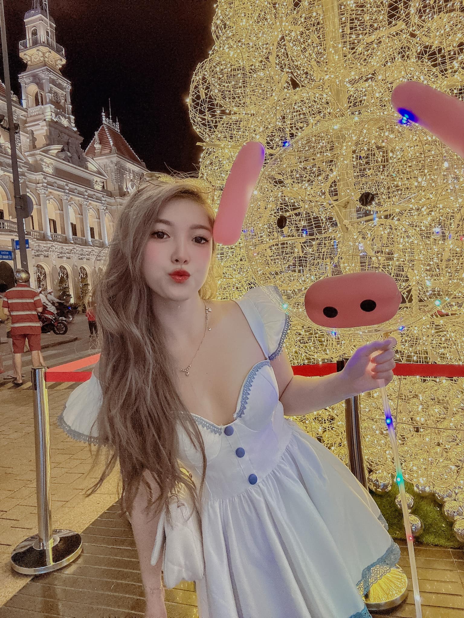 Heo Mi Nhon nganss.less.1