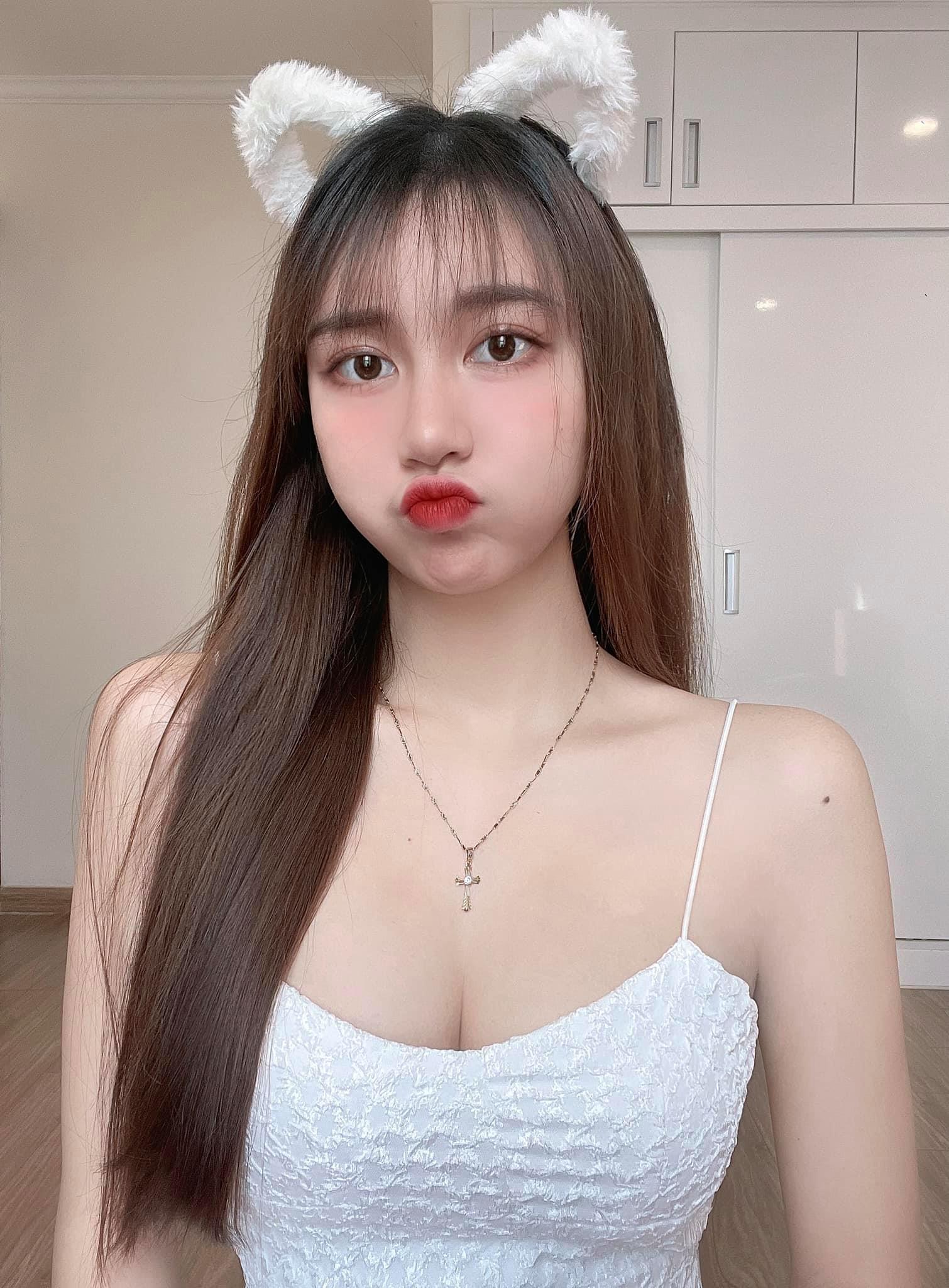 Hồ NGọc Ý Nhi - Nhi Mèo NMQcamacc37 Sexy Girls