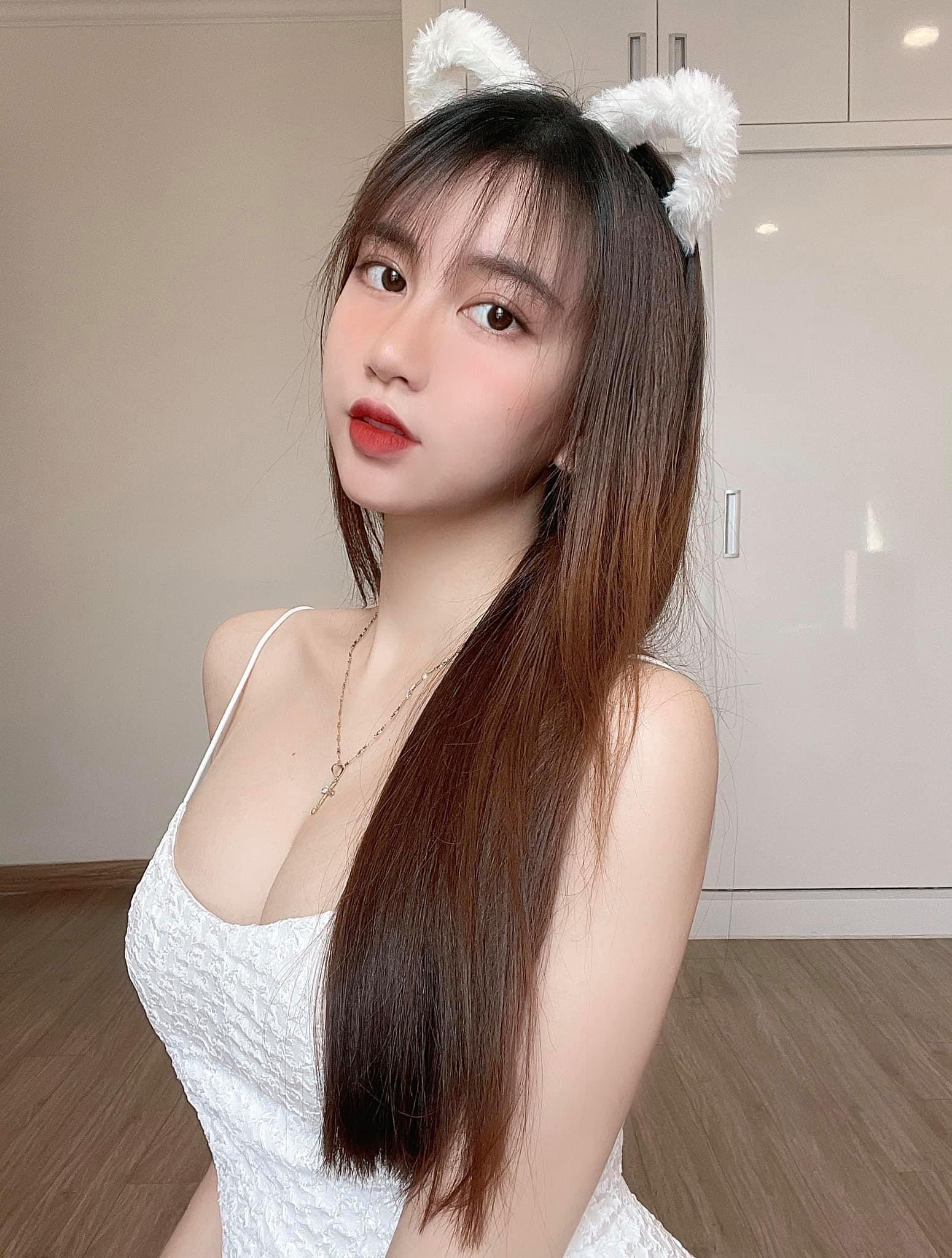 Hồ NGọc Ý Nhi - Nhi Mèo NMQcamacc37 Sexy Girls