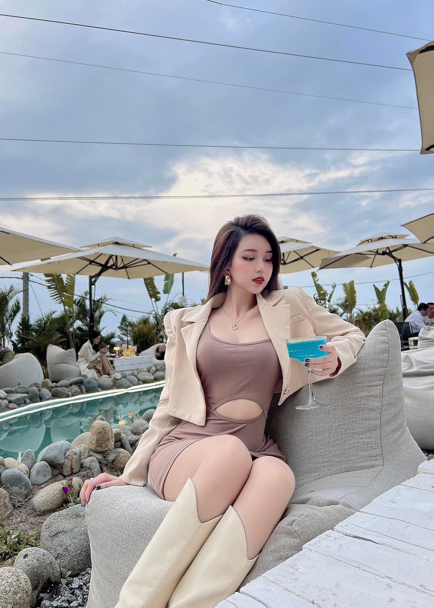 Hồ NGọc Ý Nhi - Nhi Mèo NMQcamacc37 Sexy Girls