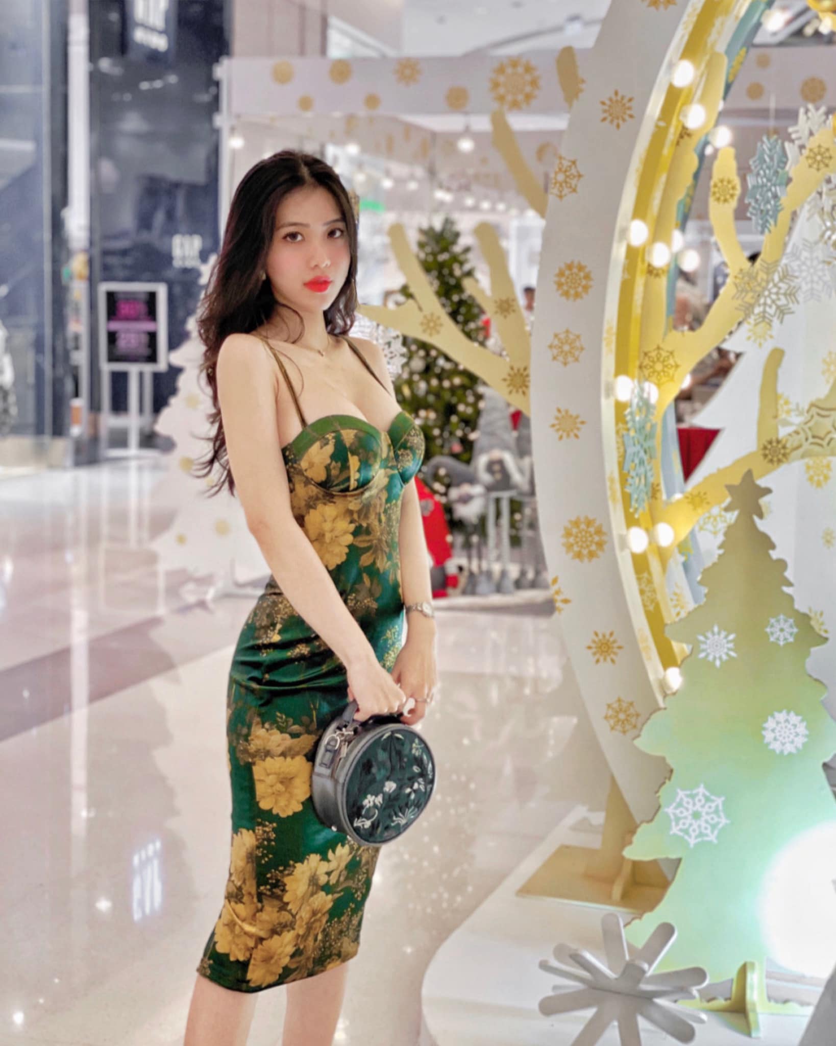 Ảnh Girl gym, Hotgirl Fitness, Ảnh gái tập gym, Girl tập gym, PT hotgirl, Huấn luyện viên hotgirl Hoàng Nhân Linh Chi hoangnhanlinhchi