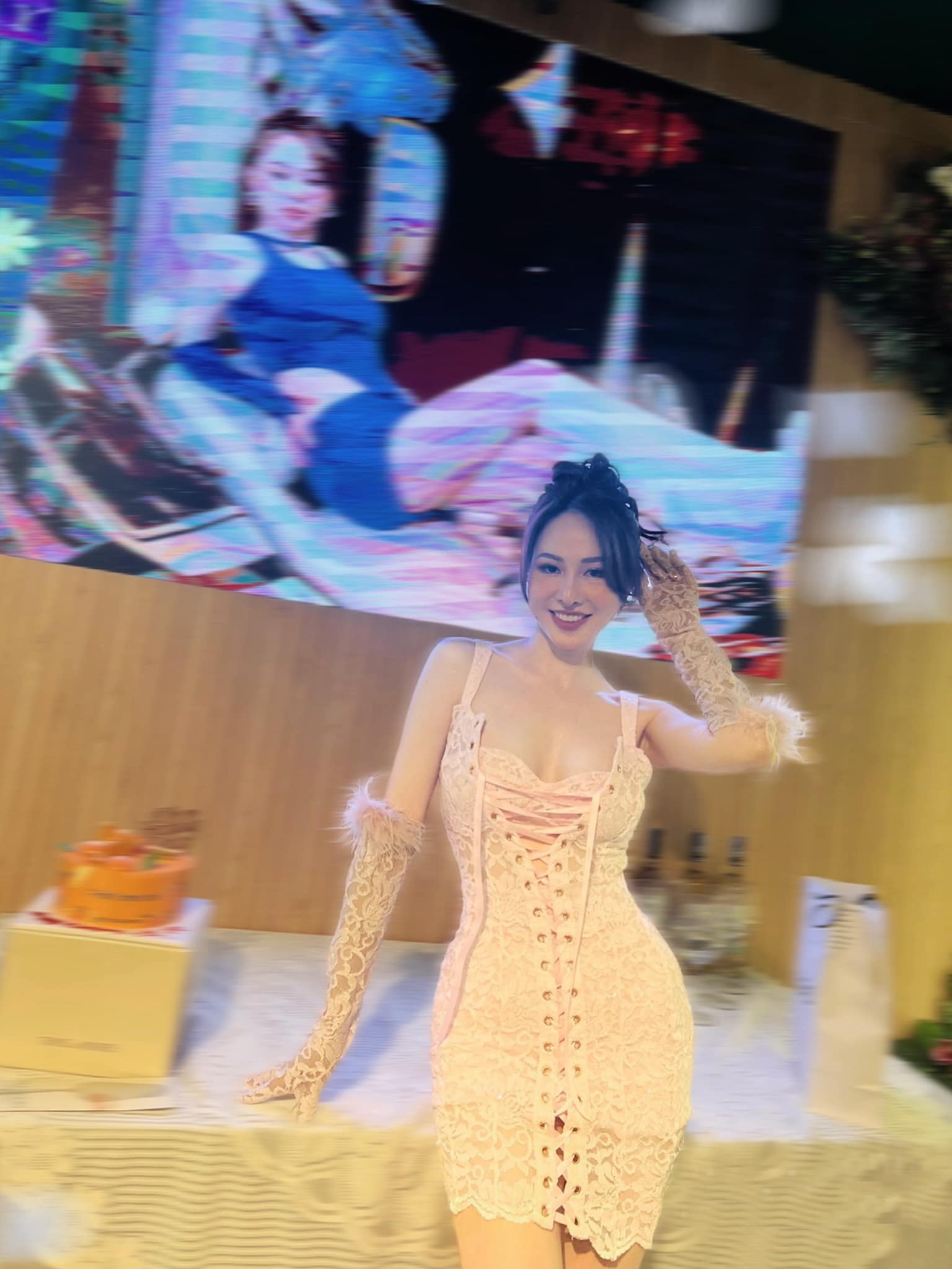 Ảnh Girl gym, Hotgirl Fitness, Ảnh gái tập gym, Girl tập gym, PT hotgirl, Huấn luyện viên hotgirl Huệ Nguyễn pevjtcon