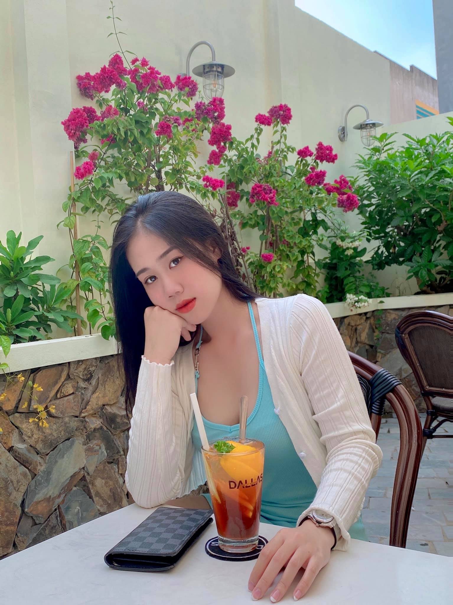 Hot Facebook, Ảnh hot girl, Hình ảnh gái xinh, Girl xinh Việt Nam, Photo gái xinh, Girl xinh Cute, Girl dễ thương Linh Nguyễn id=100031904529122