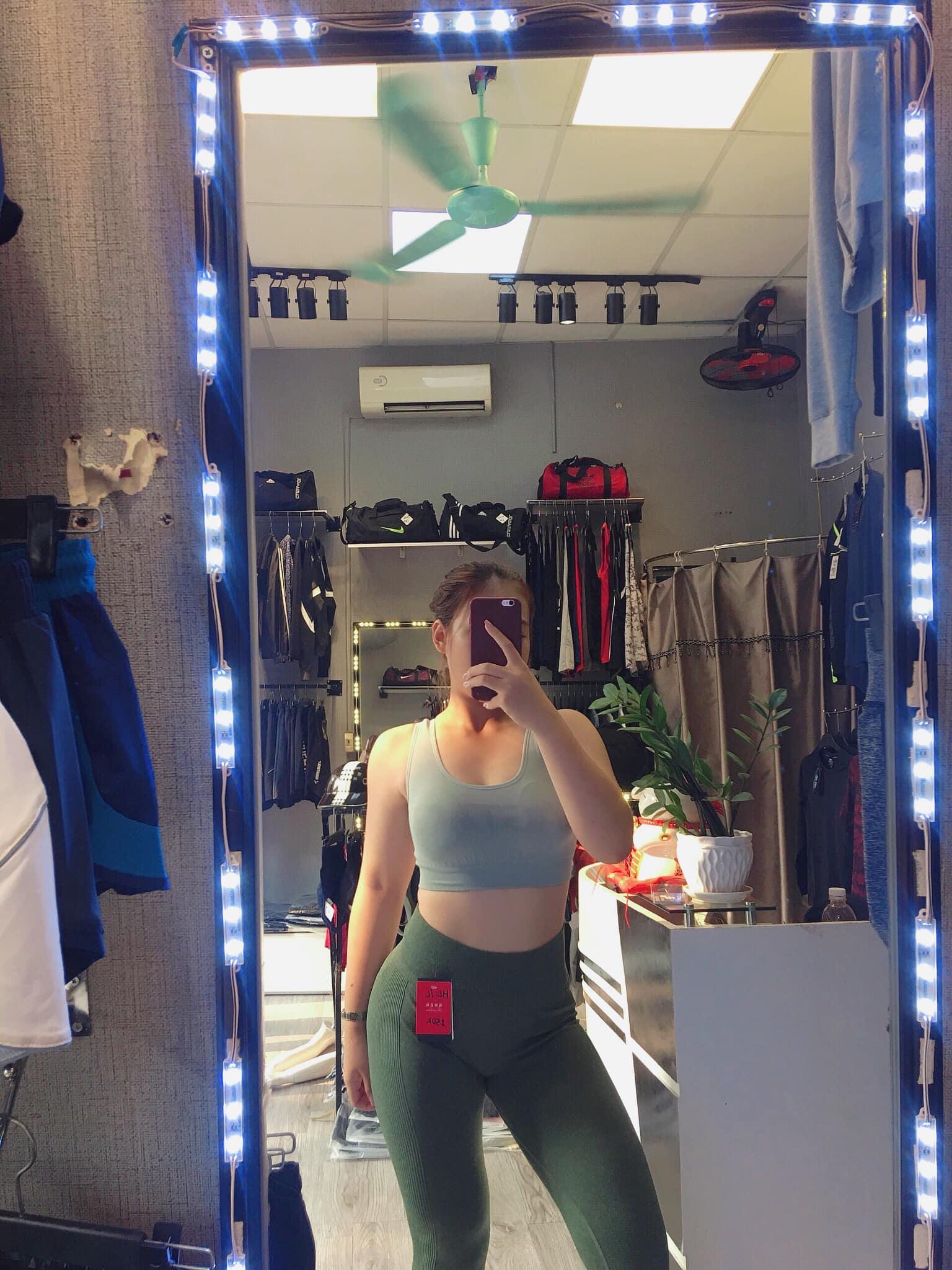 Hot Facebook, Ảnh hot girl, Hình ảnh gái xinh, Girl xinh Việt Nam, Photo gái xinh, Girl xinh Cute, Girl dễ thương Linh Nguyễn id=100031904529122