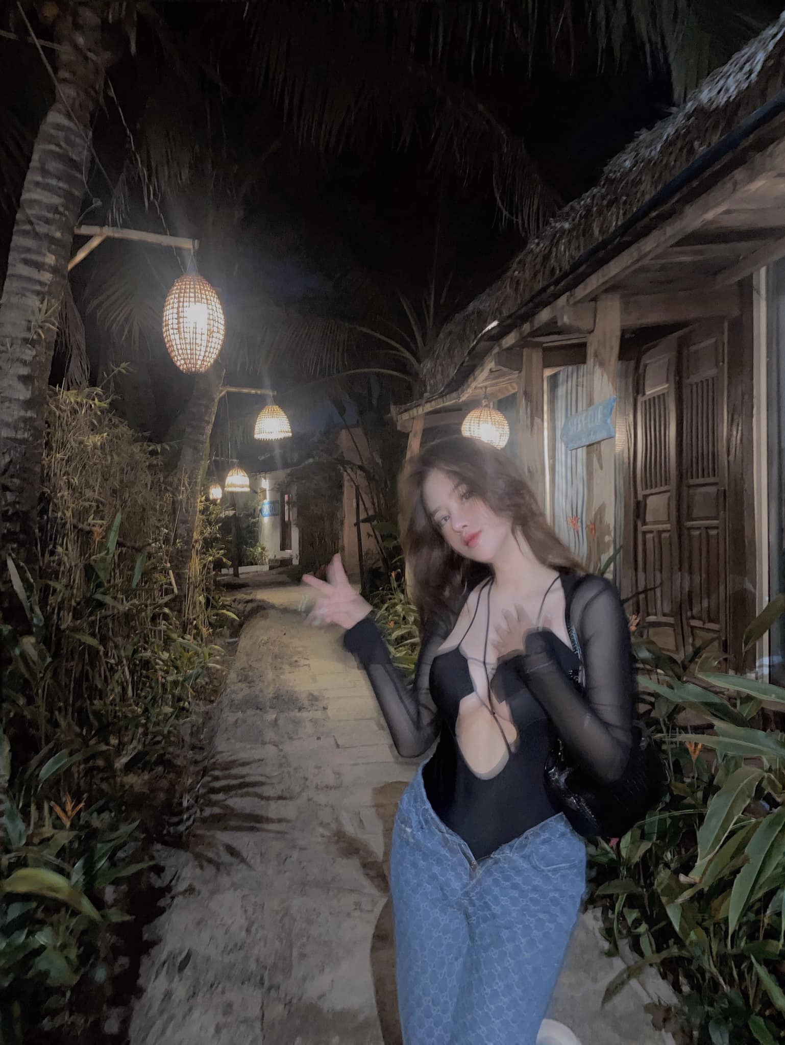 Link facebook, Hotgirl Facebook, Gái xinh facebook, KOLs facebook, Ảnh gái xinh, Hotgirl Nguyễn Hương Quỳnh Quynhquyenruhihi