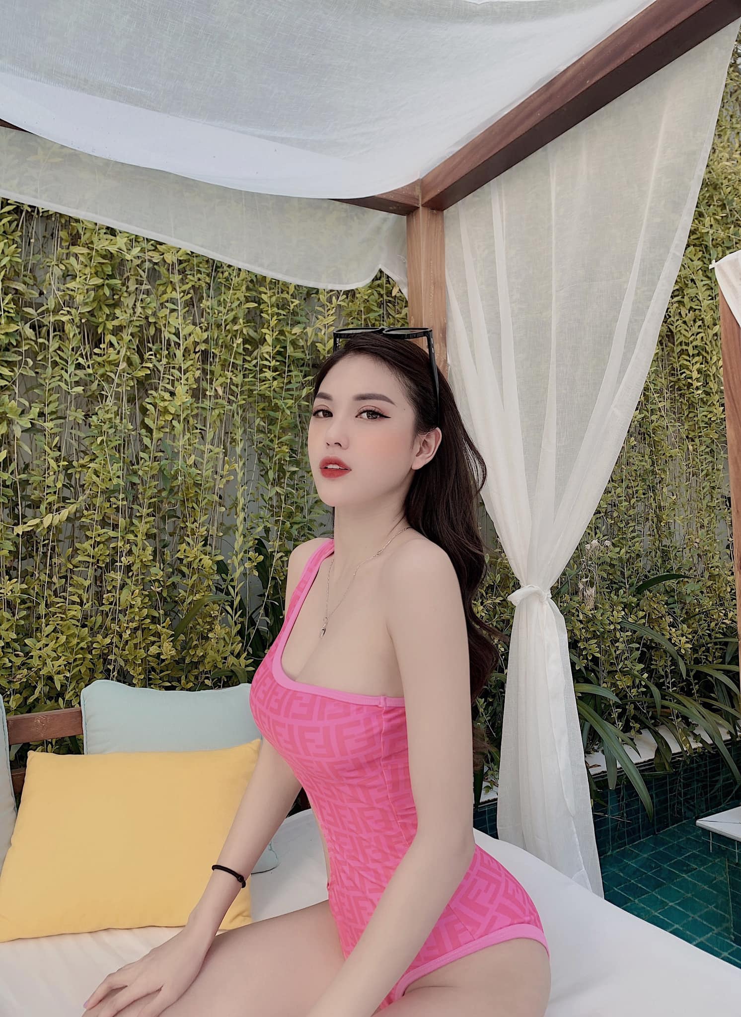 Sexy girls Nguyễn Linh Chi linhchinguyen312