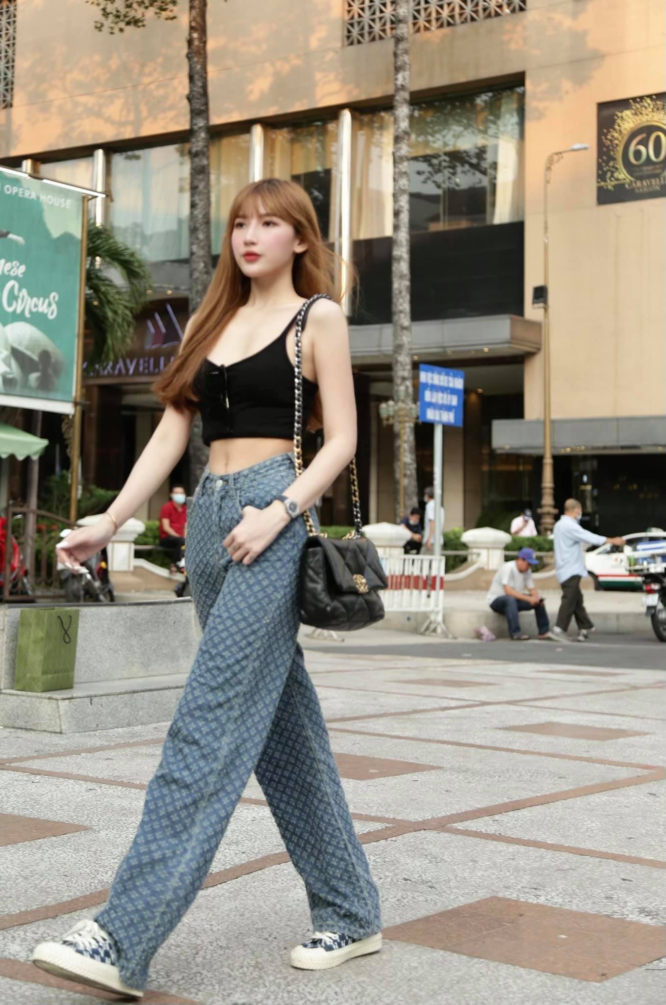 Ảnh Girl gym, Hotgirl Fitness, Ảnh gái tập gym, Girl tập gym, PT hotgirl, Huấn luyện viên hotgirl Nguyễn lâm Hoàng Quyên nguyenlamhoangquyen