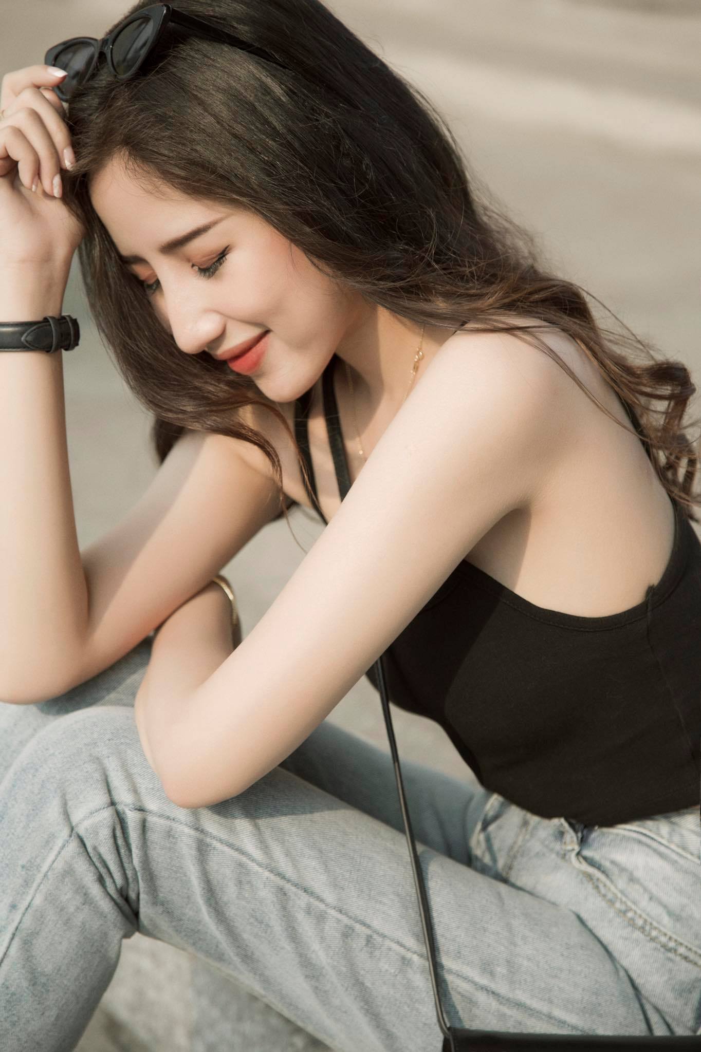 Ảnh Girl gym, Hotgirl Fitness, Ảnh gái tập gym, Girl tập gym, PT hotgirl, Huấn luyện viên hotgirl Nguyễn lâm Hoàng Quyên nguyenlamhoangquyen