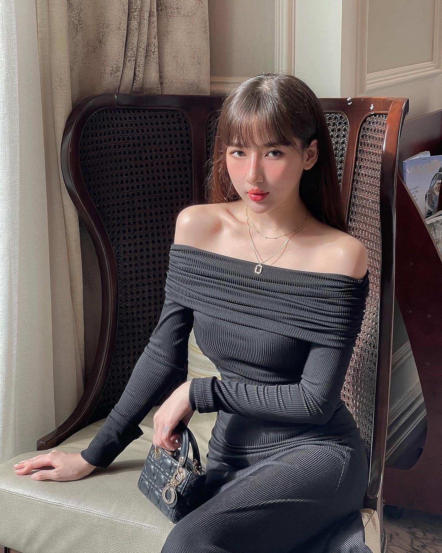 Ảnh Girl gym, Hotgirl Fitness, Ảnh gái tập gym, Girl tập gym, PT hotgirl, Huấn luyện viên hotgirl Nguyễn lâm Hoàng Quyên nguyenlamhoangquyen
