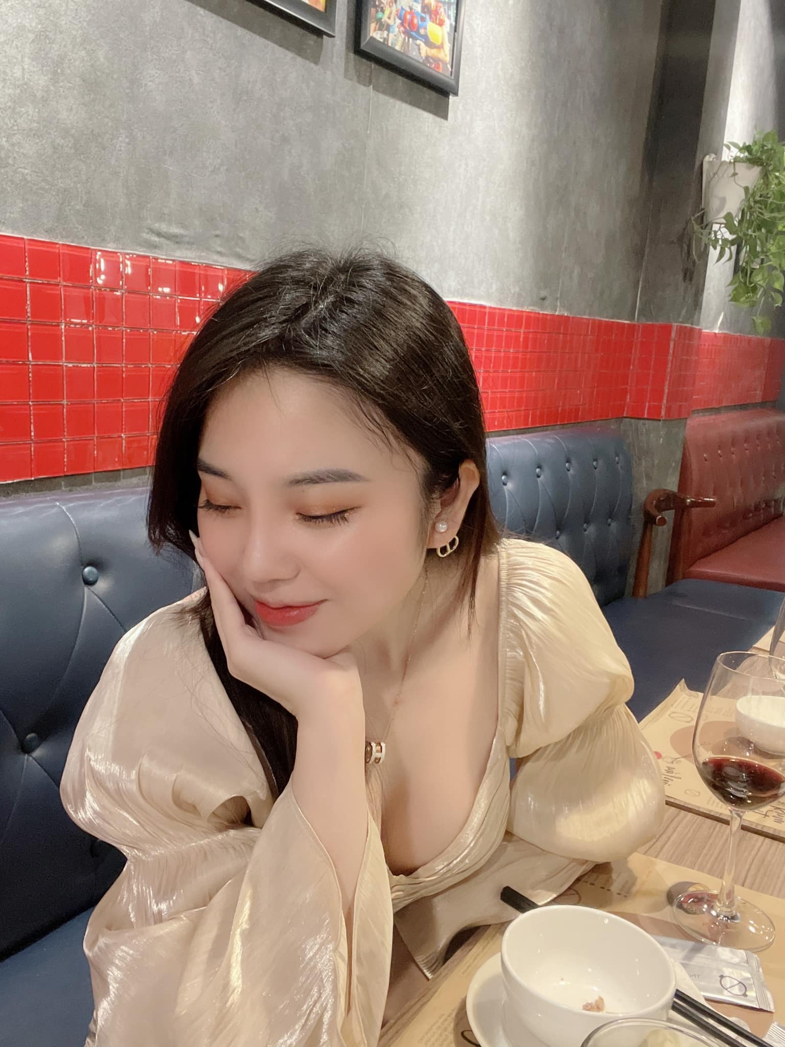 Phạm Hạ Vy phamhavy04
