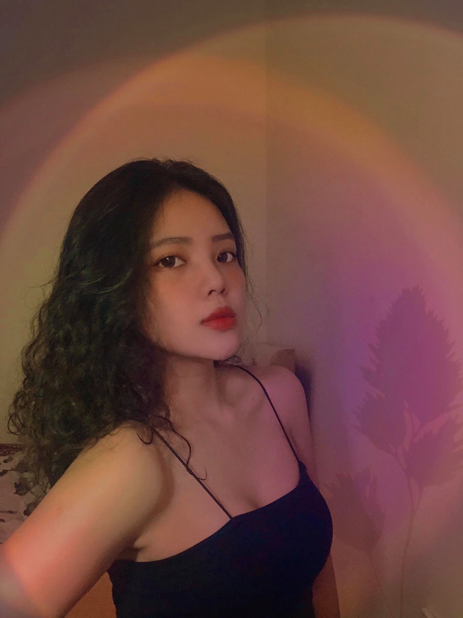 Phạm Nguyễn Hạ Vi harley.pham1701