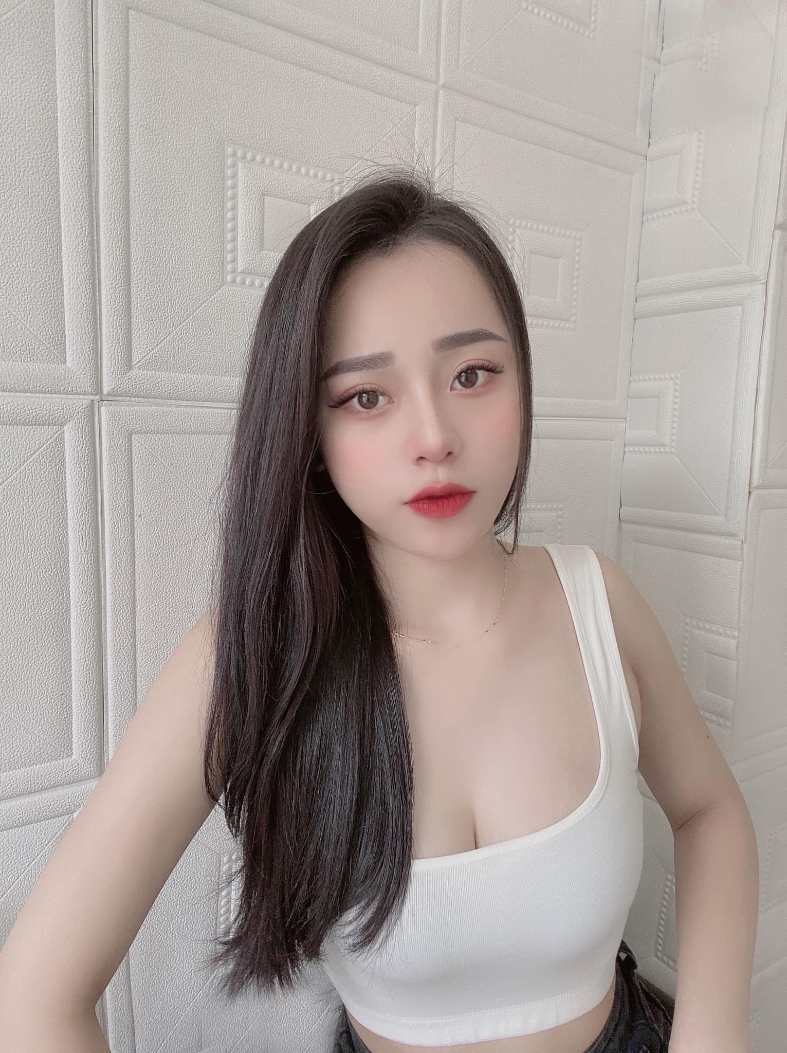 Link facebook, Hotgirl Facebook, Gái xinh facebook, KOLs facebook, Ảnh gái xinh, Hotgirl Thùy Linh Nguyễn profile.php?id=id=100071065833321