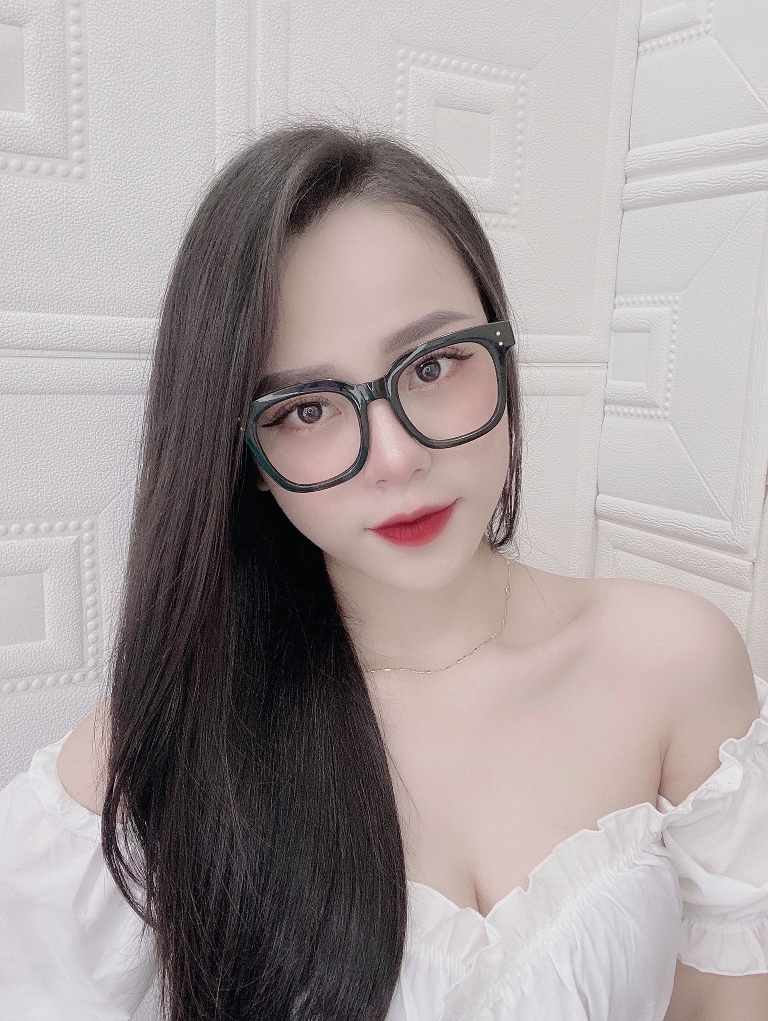 Link facebook, Hotgirl Facebook, Gái xinh facebook, KOLs facebook, Ảnh gái xinh, Hotgirl Thùy Linh Nguyễn profile.php?id=id=100071065833321