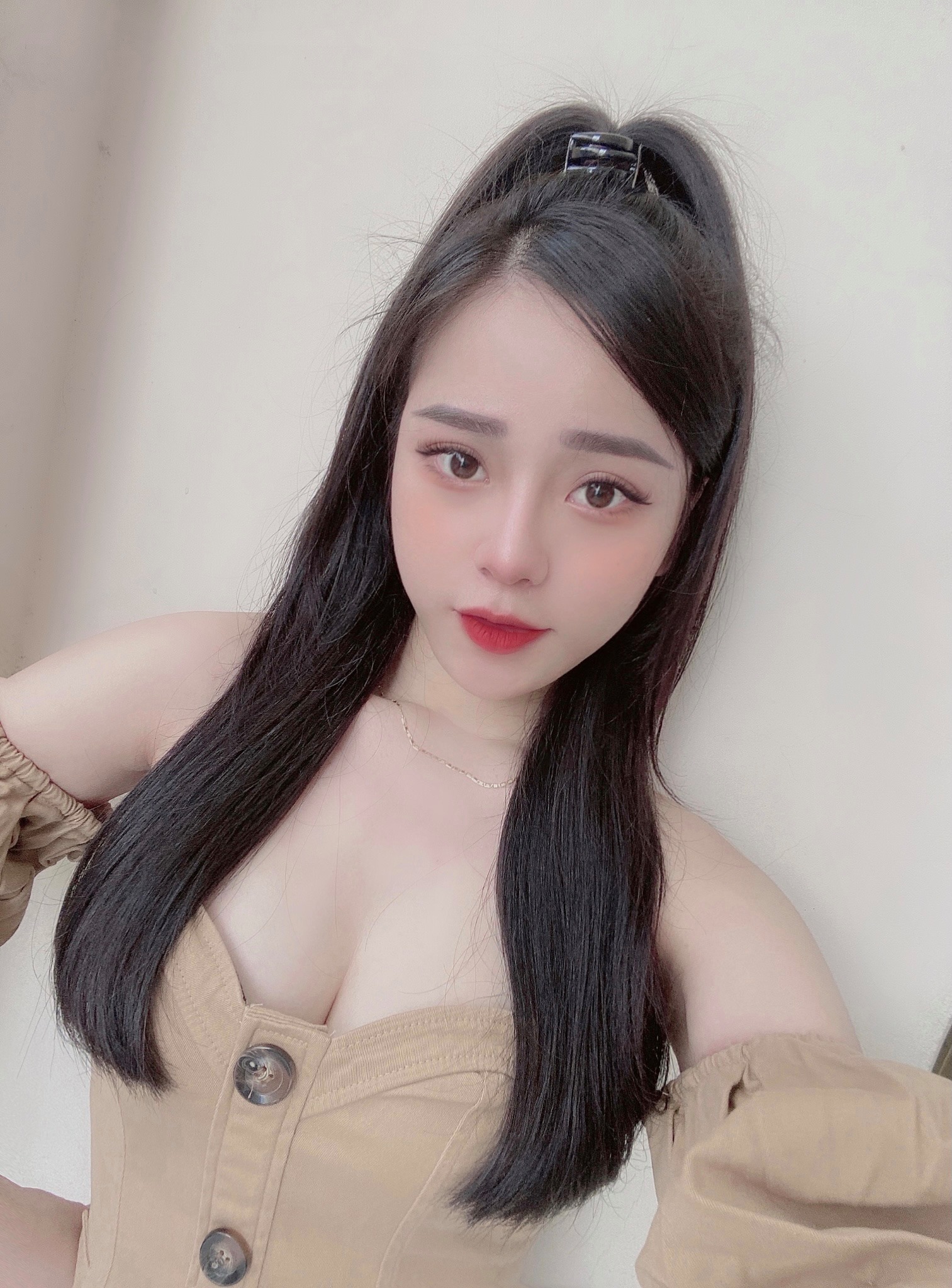 Link facebook, Hotgirl Facebook, Gái xinh facebook, KOLs facebook, Ảnh gái xinh, Hotgirl Thùy Linh Nguyễn profile.php?id=id=100071065833321