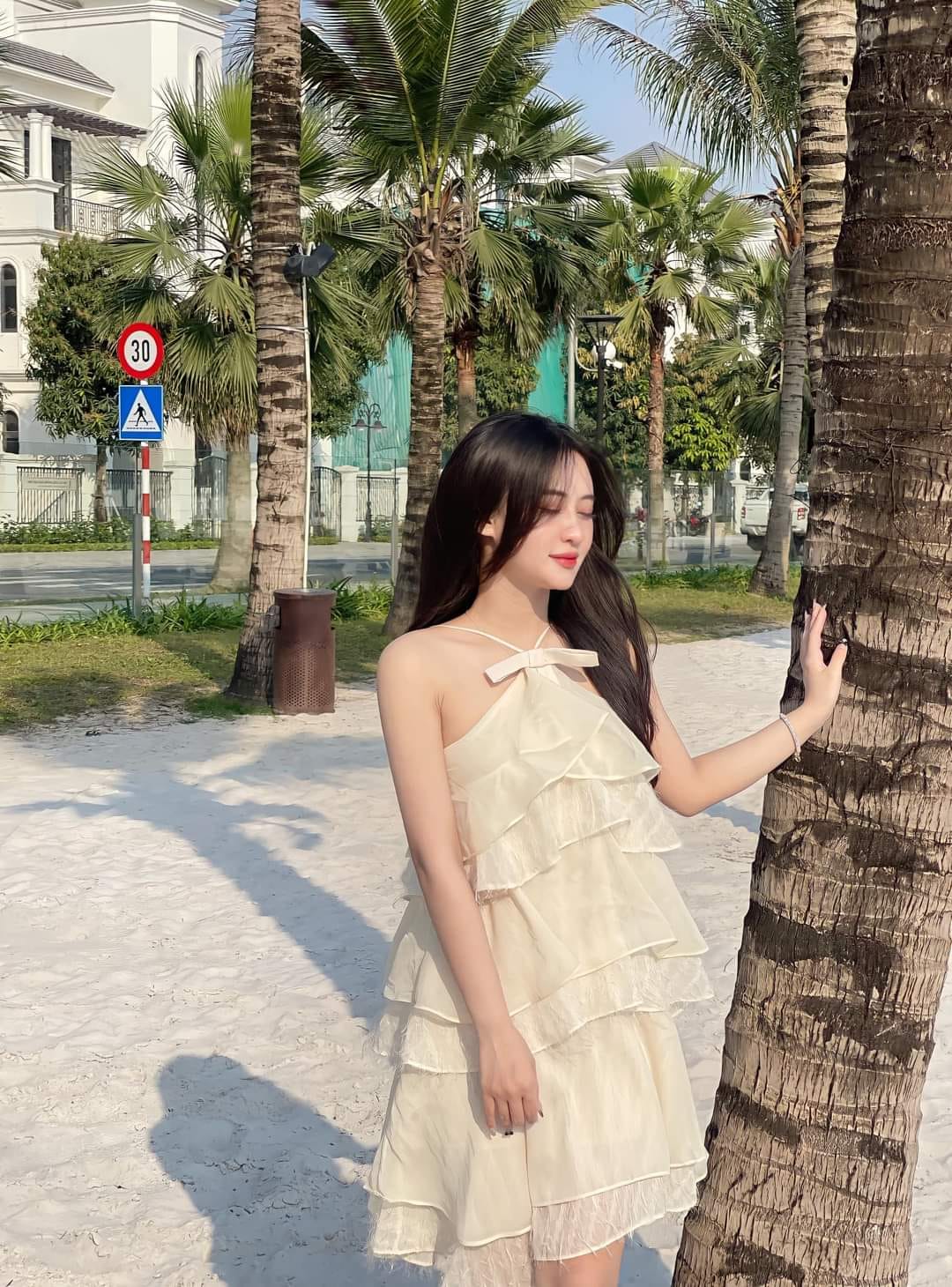 Trần Trúc Linh id=100076986403058