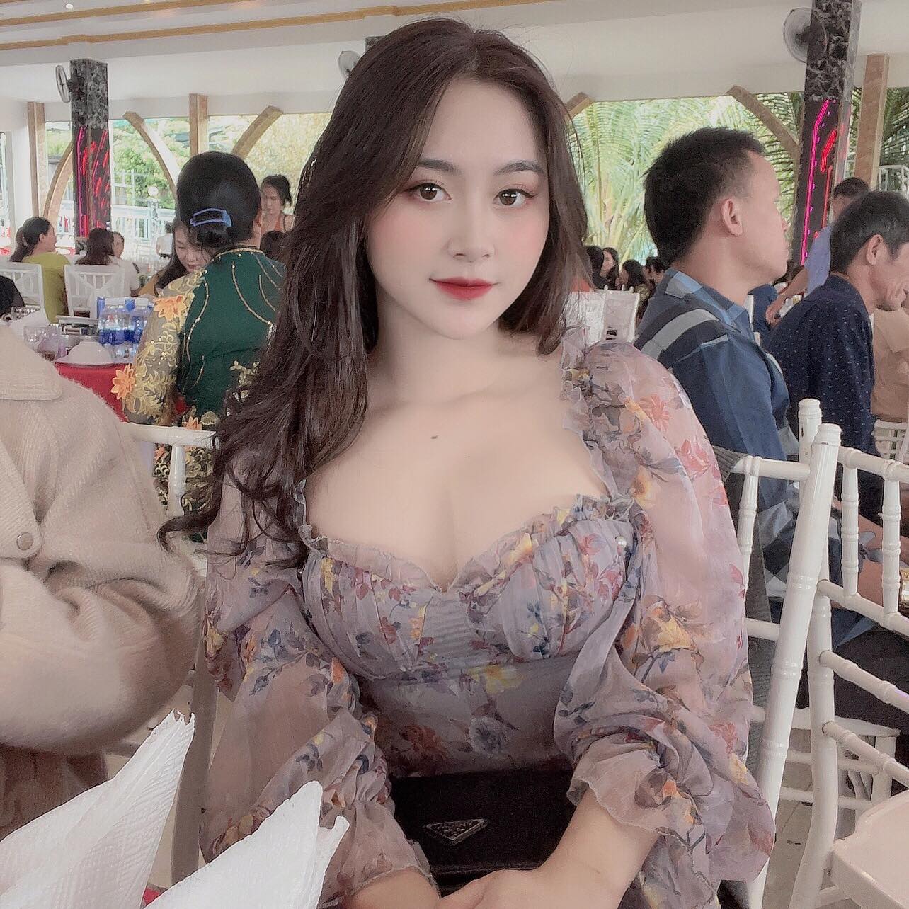 Uyên Vi vi.uyen.39982