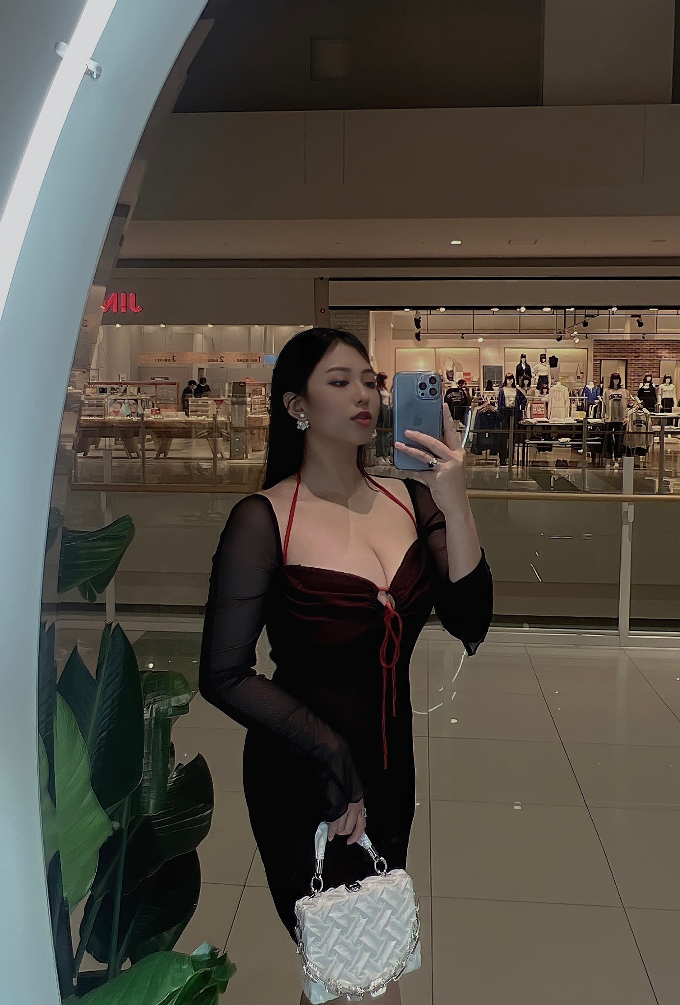 Hotgirl Tiktok, Hotgirl Facbook, Sexy, R1 Võ Thị Yến Nhi id=100011329367087