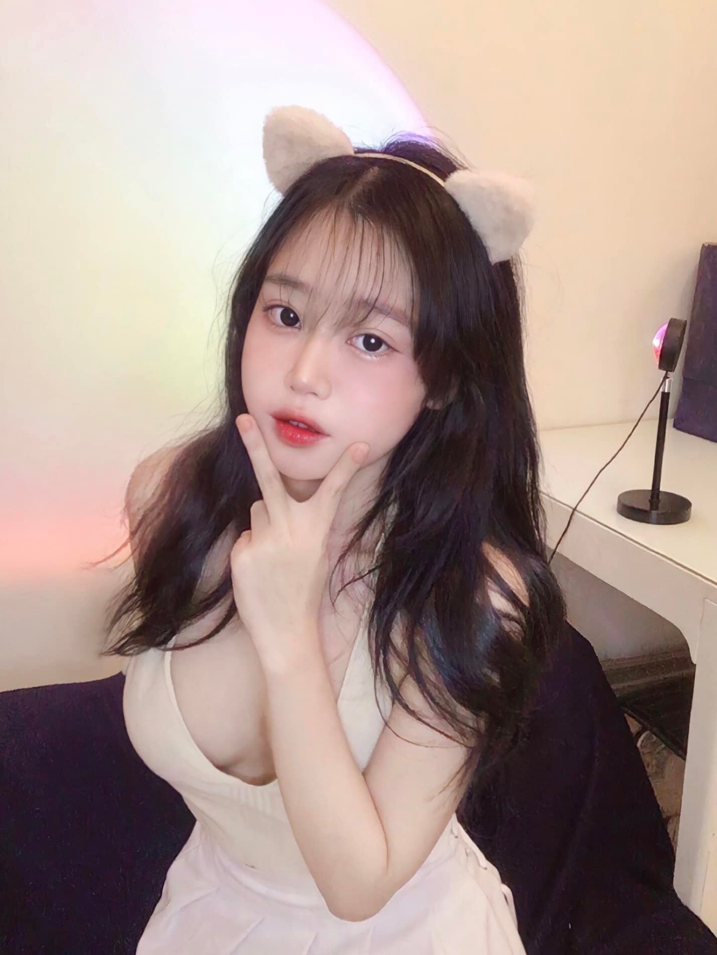 Link facebook, Hotgirl Facebook, Gái xinh facebook, KOLs facebook, Ảnh gái xinh, Hotgirl Vũ Thu Hà thuha.vu.1276487