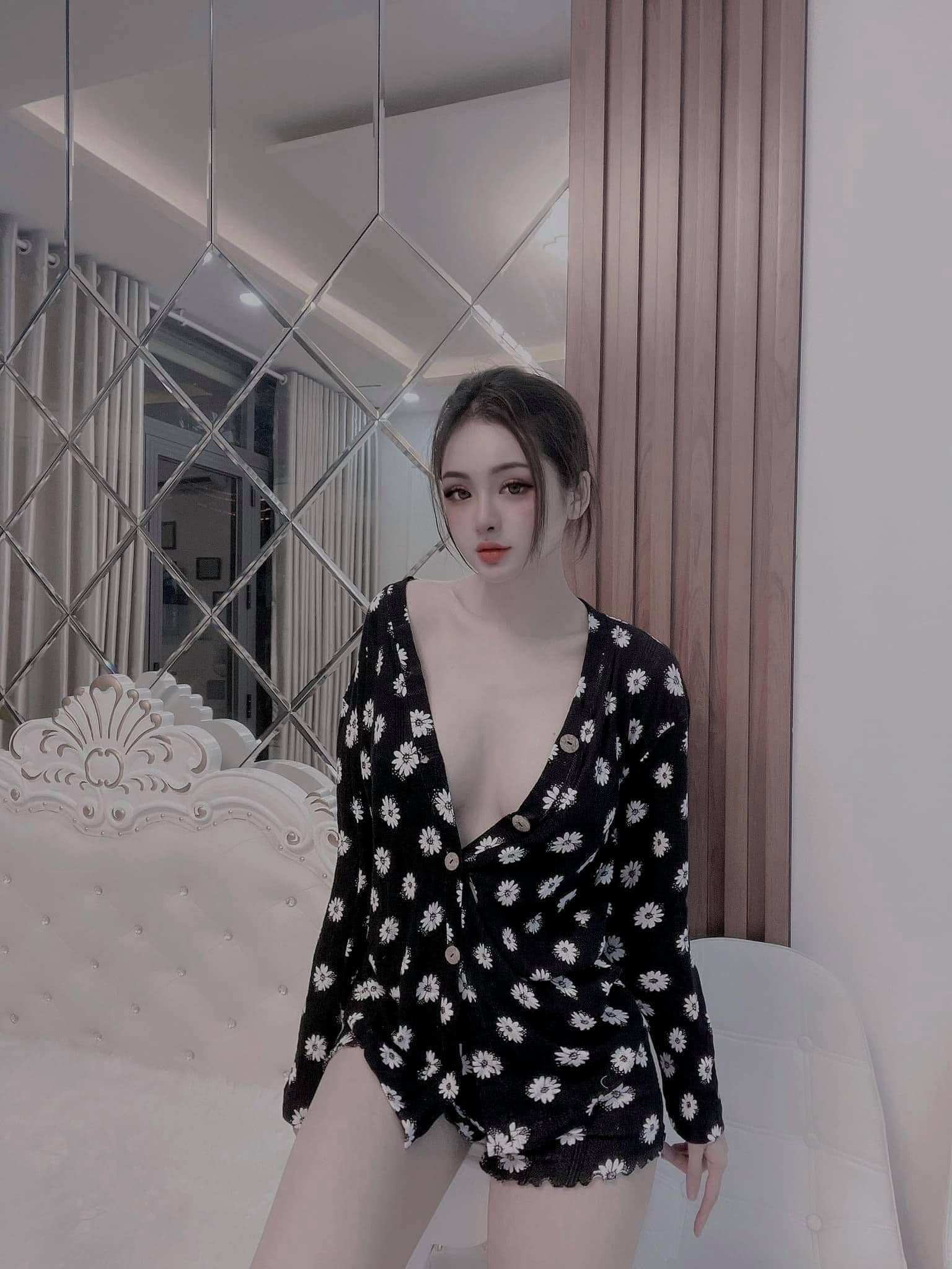 Ảnh Girl gym, Hotgirl Fitness, Ảnh gái tập gym, Girl tập gym, PT hotgirl, Huấn luyện viên hotgirl lê Phương uyên elena.le.125