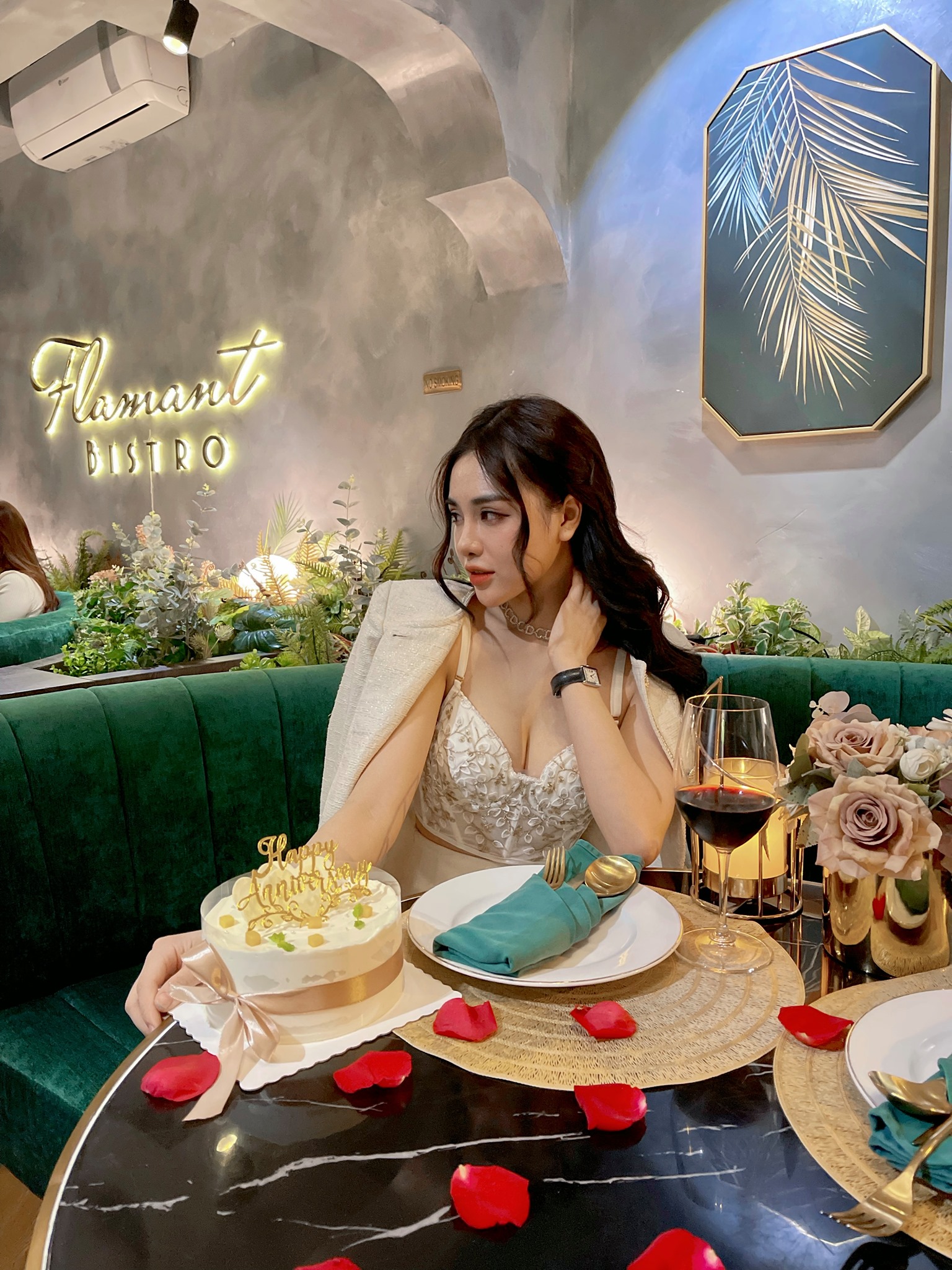 r1, bự, xinh Cao Thu Trang ĐT Brazil 