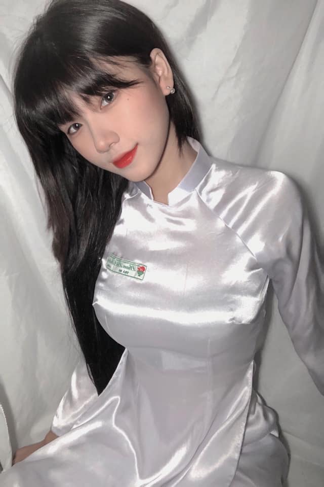 Áo dài, trắng Mi Trần Ảnh Girl gym, Hotgirl Fitness, Ảnh gái tập gym, Girl tập gym, PT hotgirl, Huấn luyện viên hotgirl