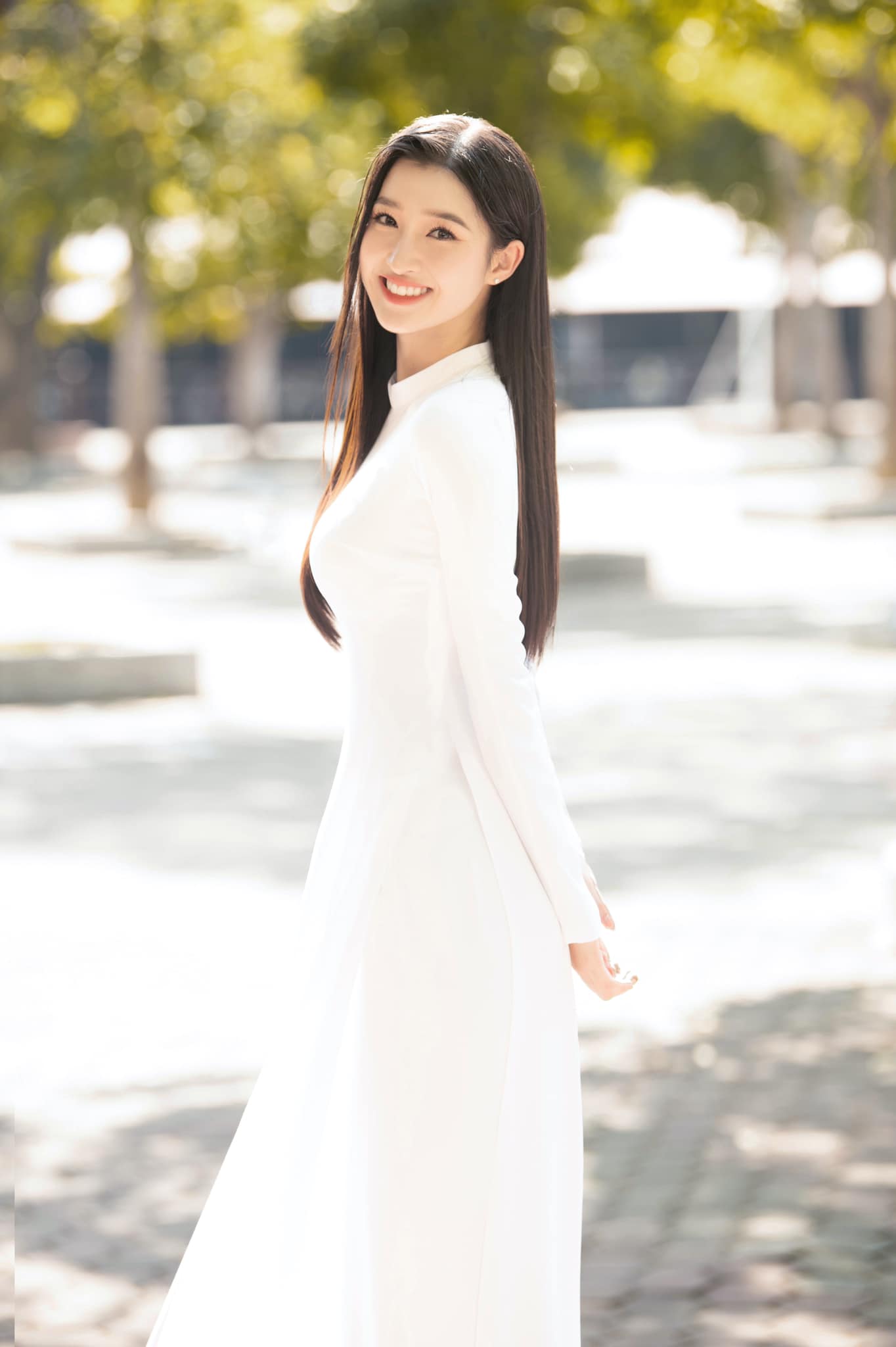 áo dài, trắng Nguyễn Phương Nhi Á hậu, Miss World Vietnam, Người nổi tiếng